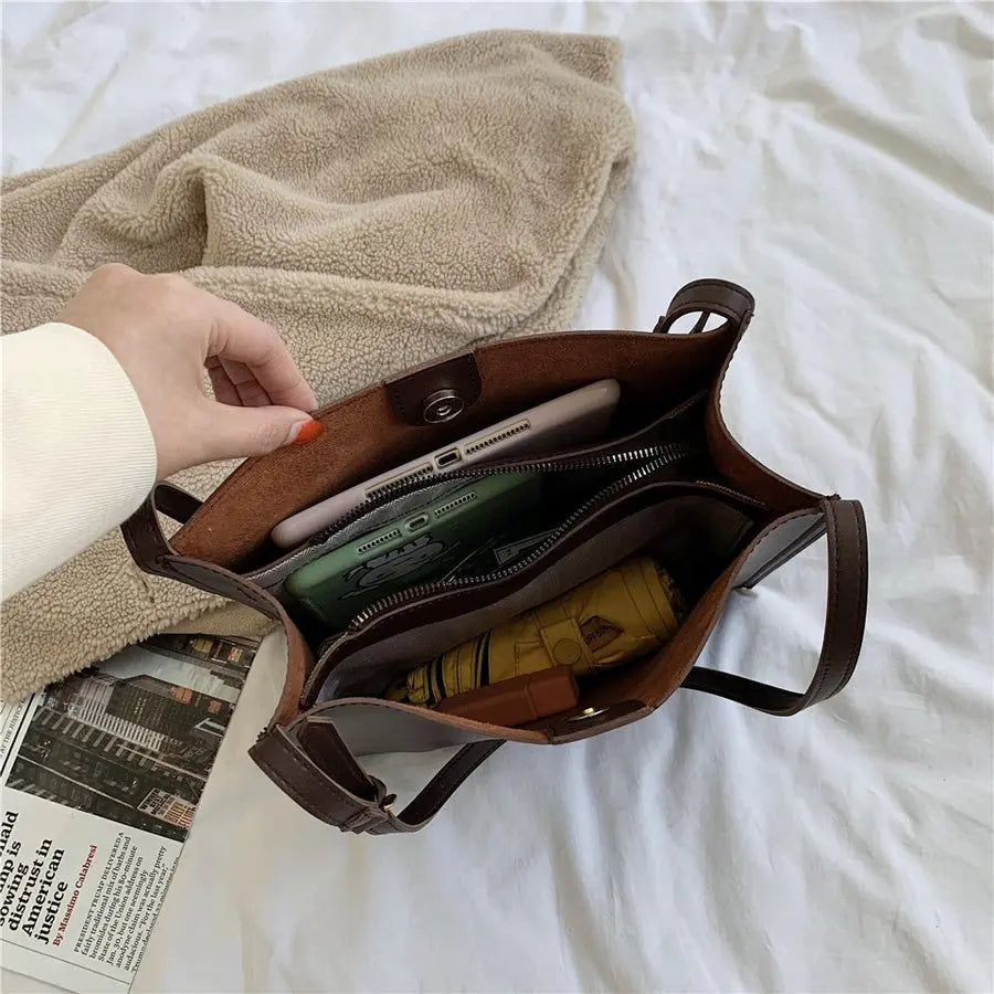 Roos Leder Schultertasche Boxy Design