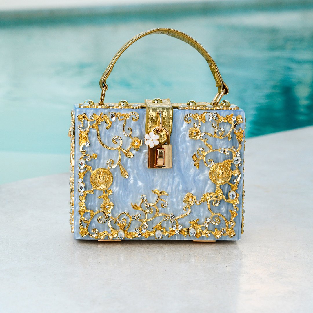 Himmelblaue Abendtasche Acryl mit Golddekor Barock - Norvielle