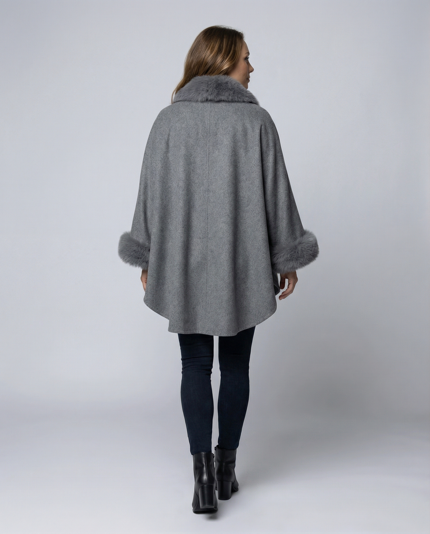 Damen Capejacke aus Kunstpelz