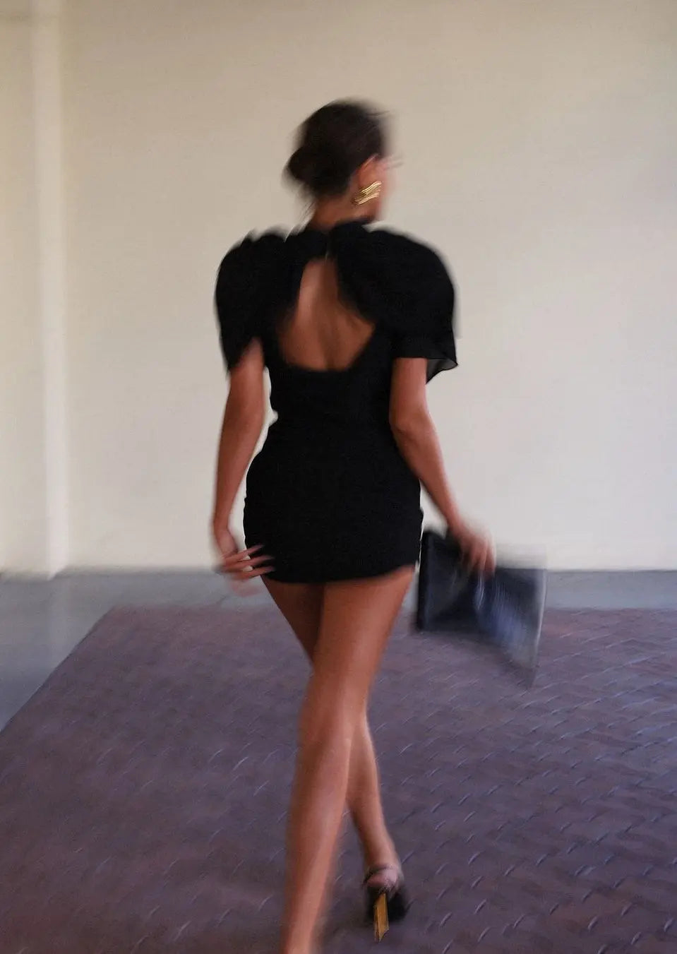 es Damen Minikleid Hohes Schulterdesign Drapé Stoff