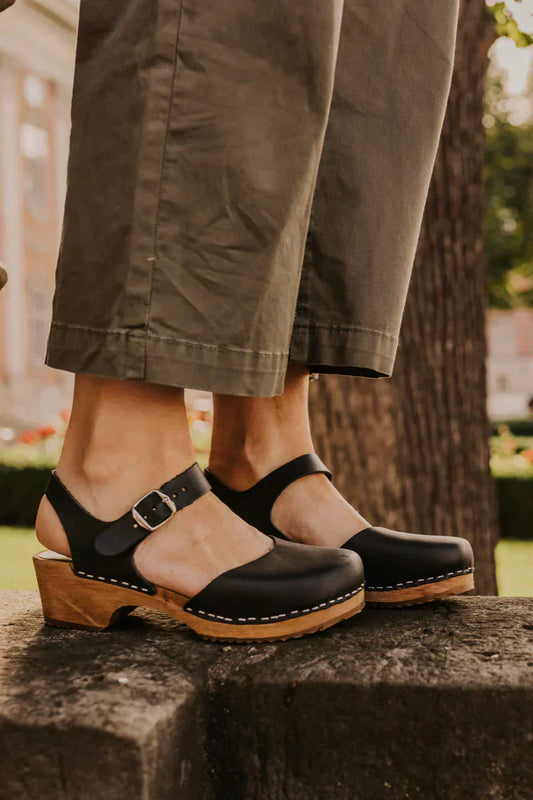 Ammara Damen Clogs Elegantes Design Schwarz - Norvielle