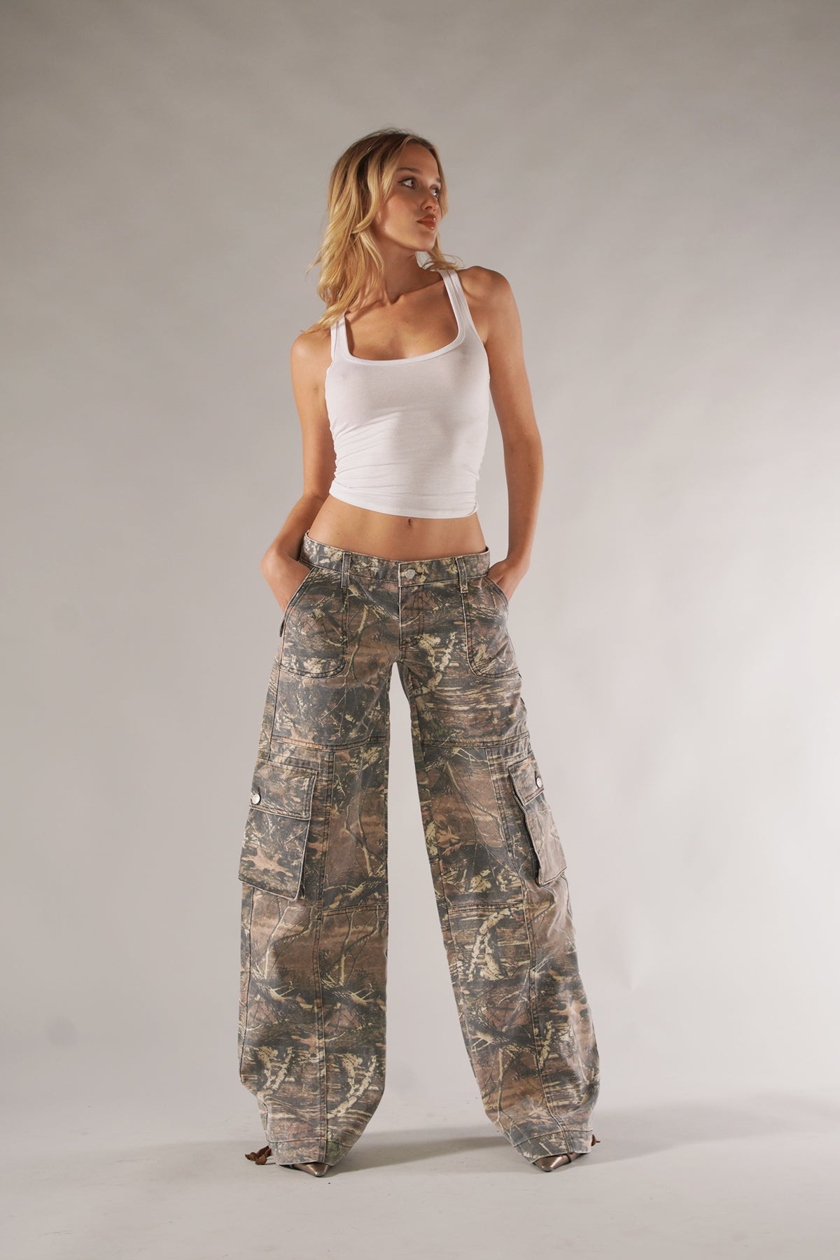 Damen Cargo-Hose mit Taschen und Musterstruktur