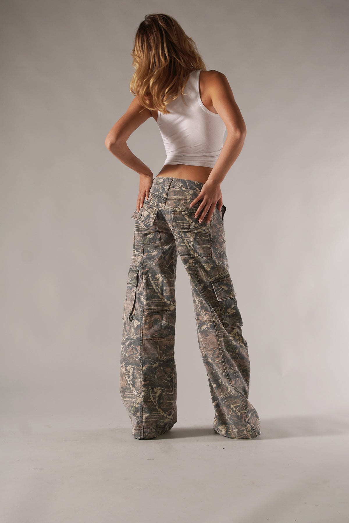 Damen Cargo-Hose mit Taschen und Musterstruktur