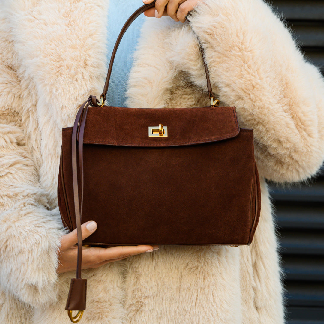 Damenhandtasche Dunkelbraunes Wildleder Goldfarbener Verschluss