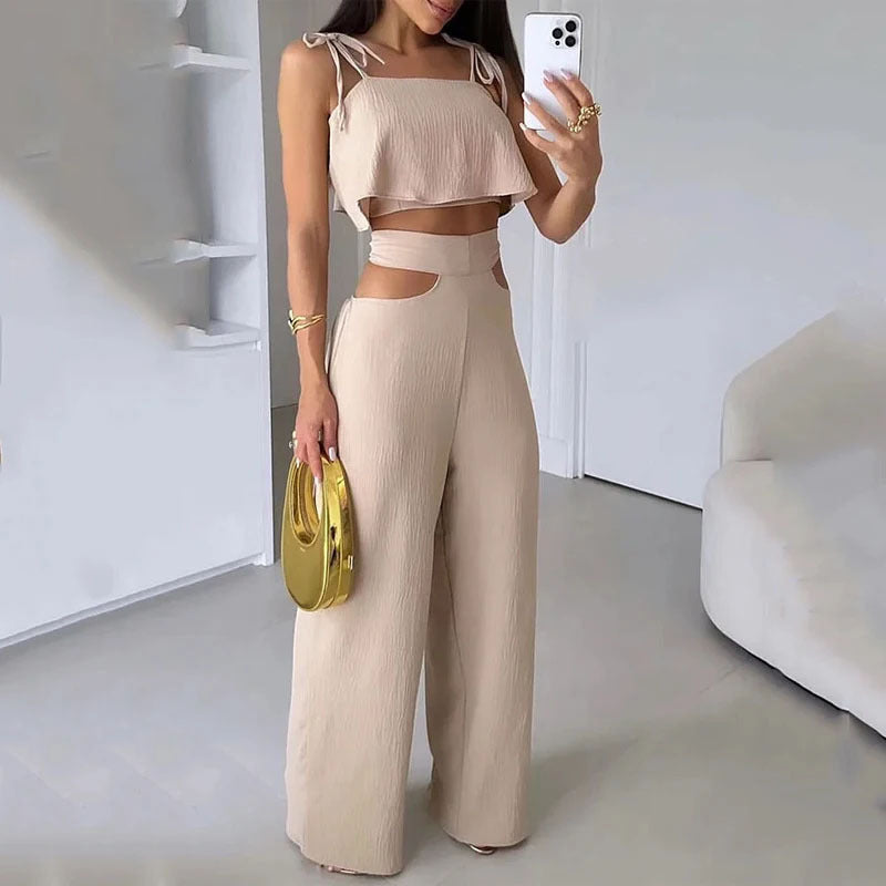 Edles Damen-Outfit mit Aussparung von Elarova