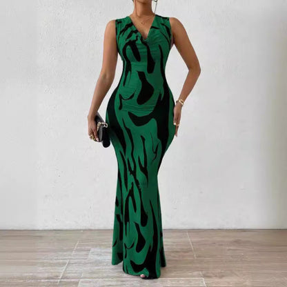 Einfaches, bequemes Rockkleid mit V-Ausschnitt von Elarova