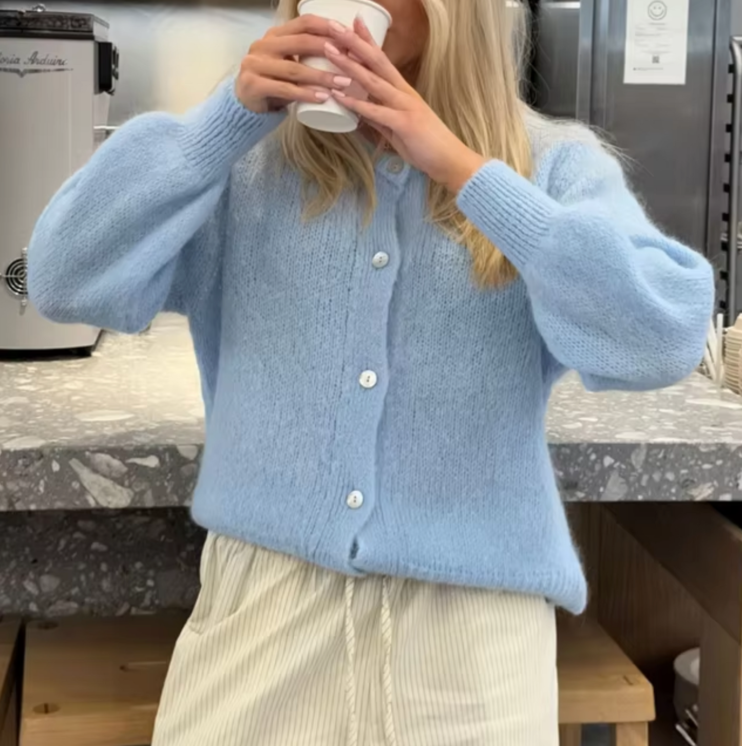 Elarova | Gebreid vest met knoopsluiting