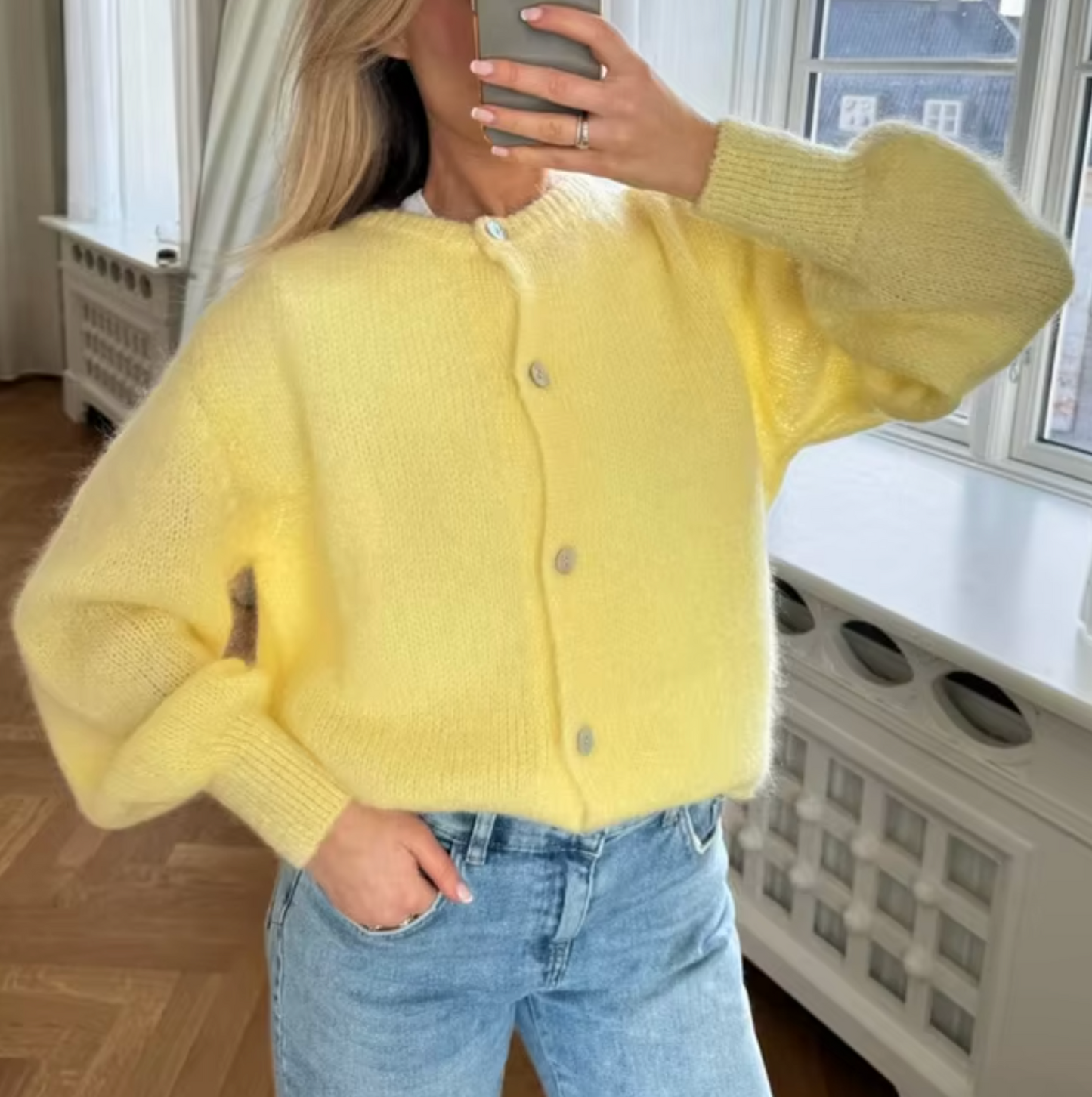 Elarova | Gebreid vest met knoopsluiting