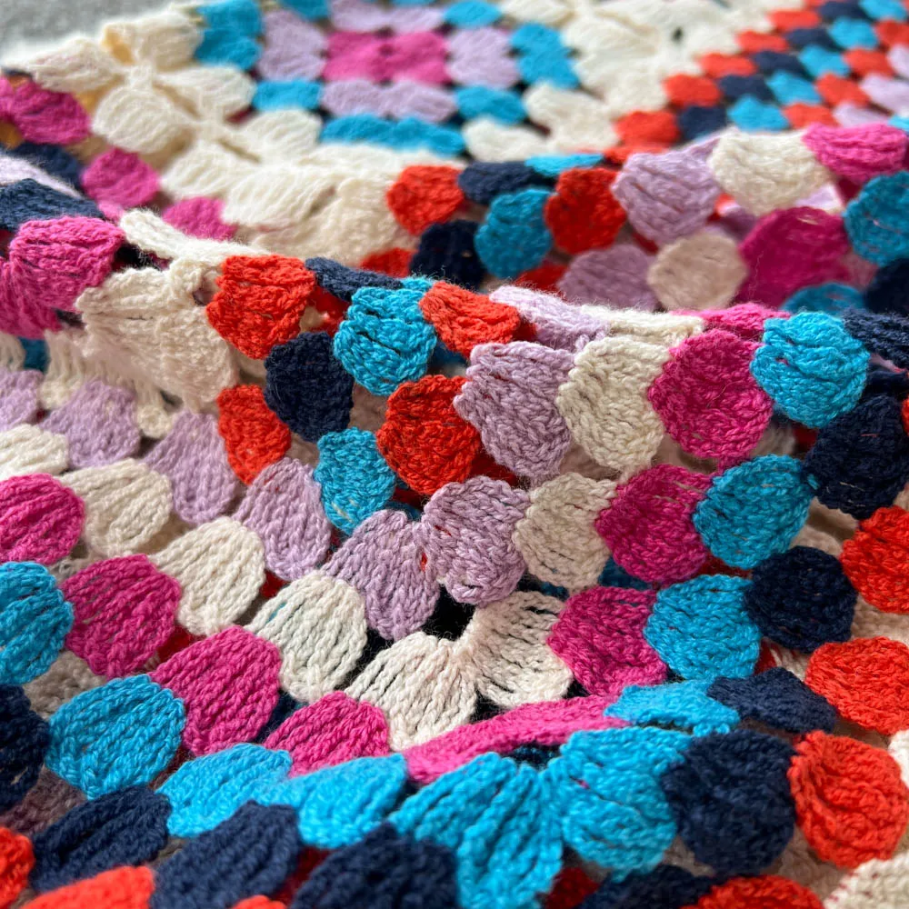 Elarova | Gehäkelte Lange Granny Square Strickjacke