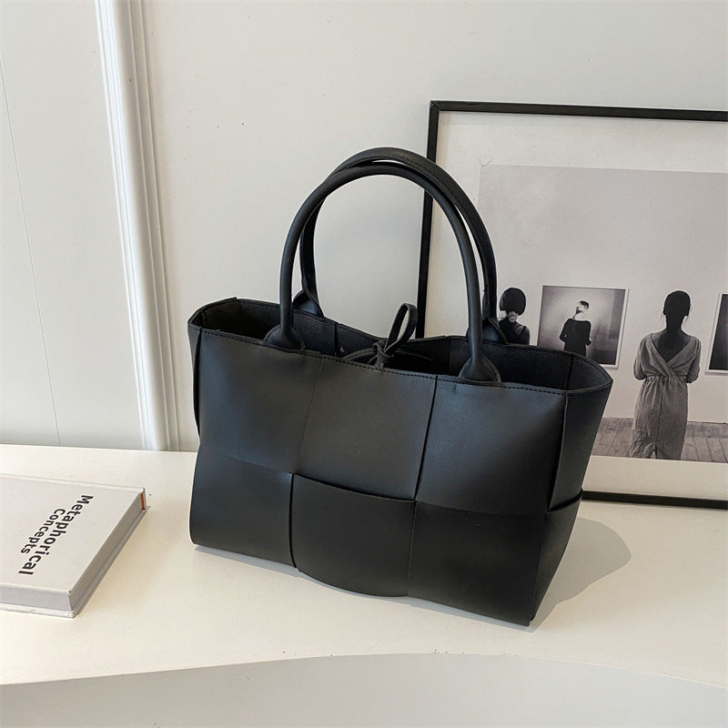 Elarova | Gewebte Lederhandtasche Mit Modernem Design