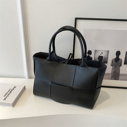 Elarova | Gewebte Lederhandtasche Mit Modernem Design