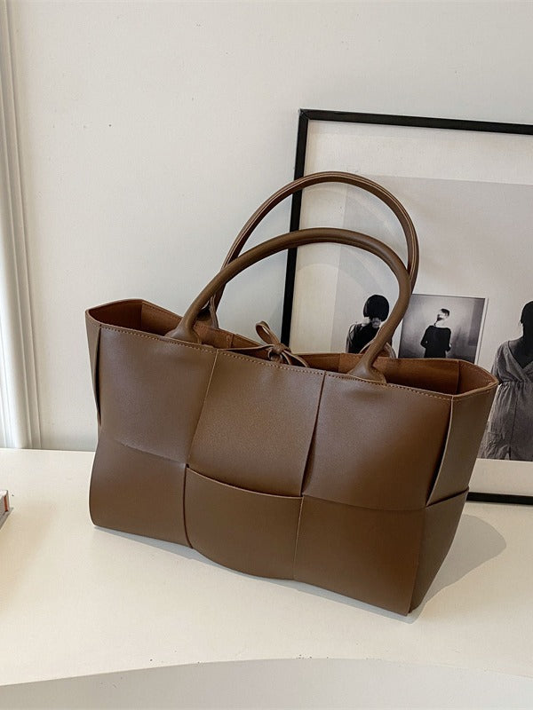 Elarova | Gewebte Lederhandtasche Mit Modernem Design