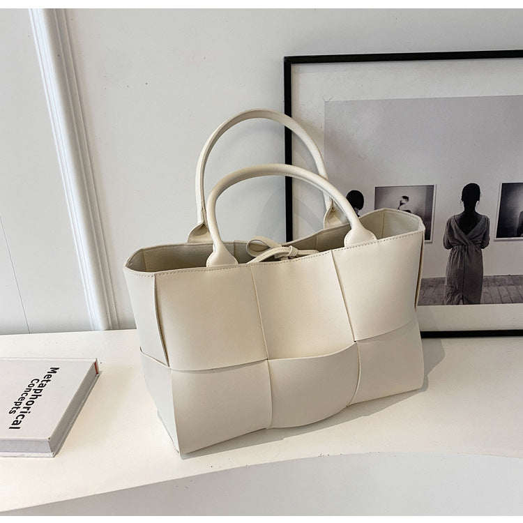 Elarova | Gewebte Lederhandtasche Mit Modernem Design