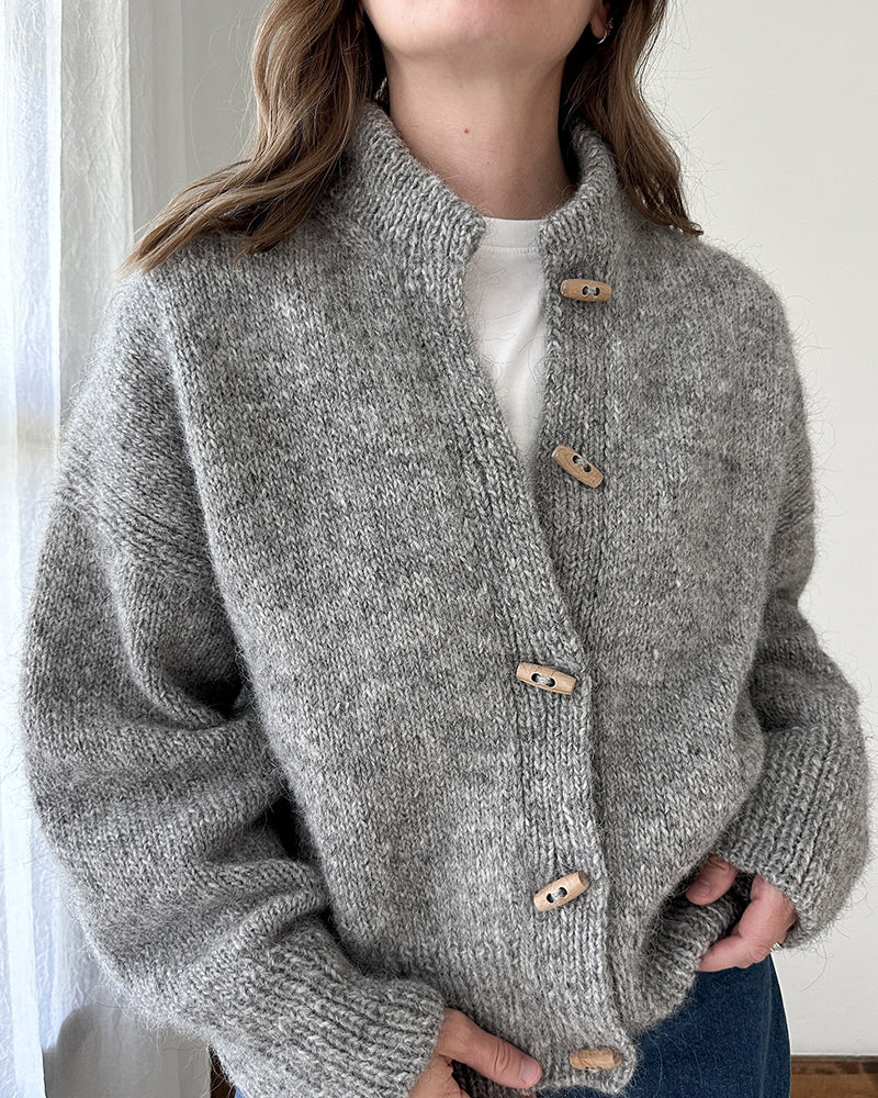 Elarova | Graue Strickjacke mit Knöpfen