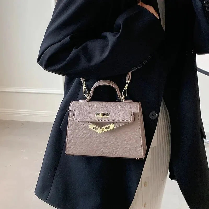 Elarova | Handtasche Echtes Leder Strukturiertes Design Abnehmbarer Schulterriemen Elegantes Aussehen