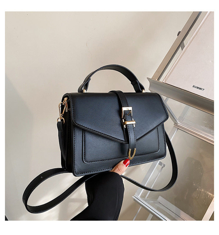 Elarova | Klassische Schultertasche mit Schnalle