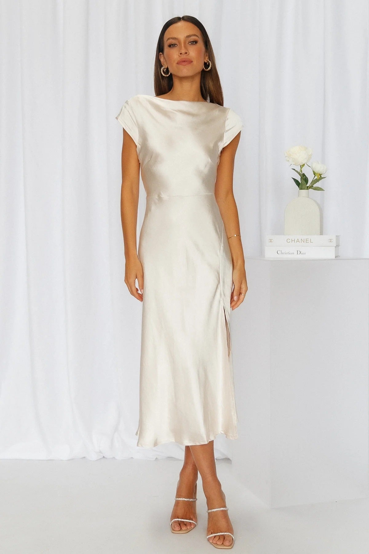 Elarova Kurzarmkleid mit Twist-Detail und Hohlsaum
