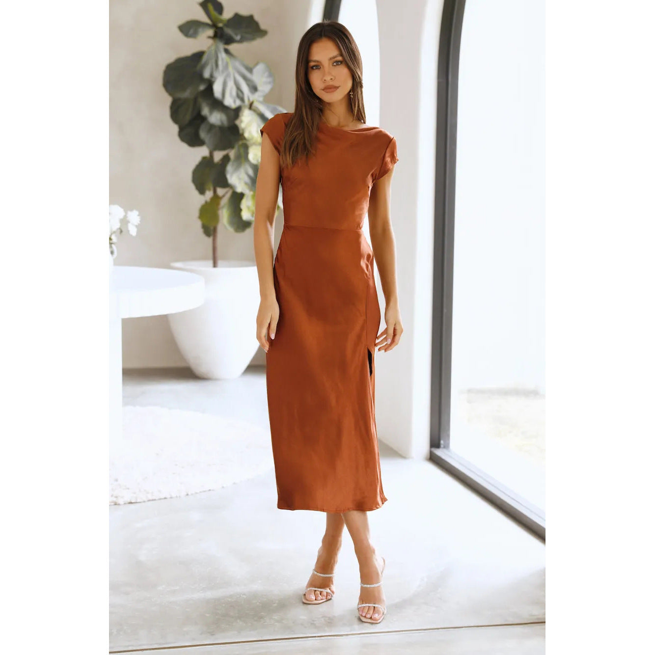 Elarova Kurzarmkleid mit Twist-Detail und Hohlsaum