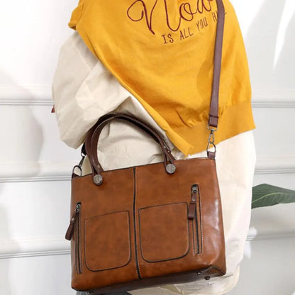 Elarova | Lässige Lederschutzhülle