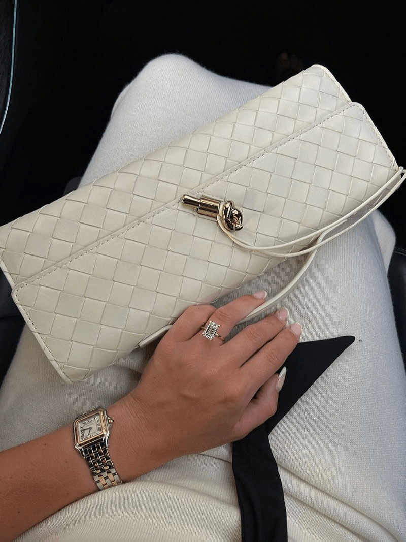 Elarova | Luxuriöse Gewebte Handtasche Mit Goldverschluss