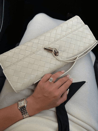 Elarova | Luxuriöse Gewebte Handtasche Mit Goldverschluss