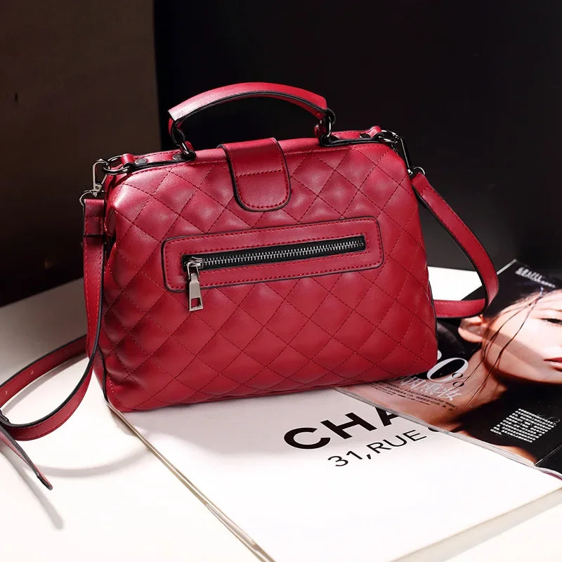 Elarova | Luxuriöse VintageInspirierte Handtasche mit Metallschnalle