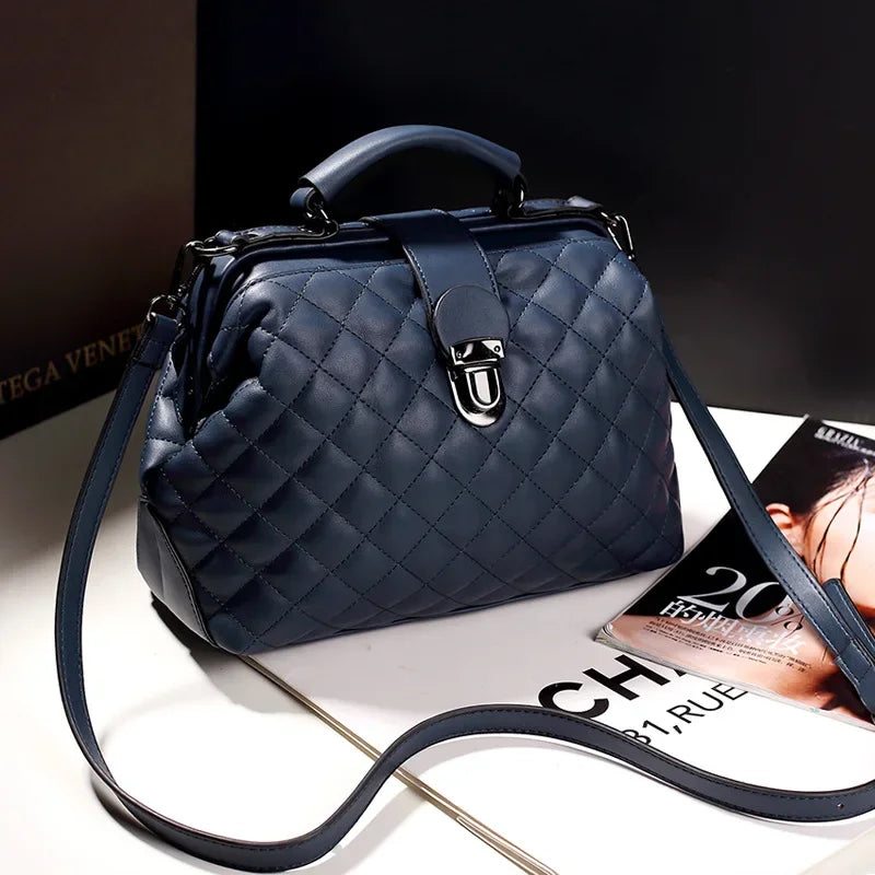 Elarova | Luxuriöse VintageInspirierte Handtasche mit Metallschnalle