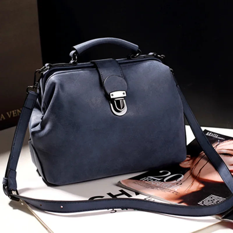 Elarova | Luxuriöse VintageInspirierte Handtasche mit Metallschnalle