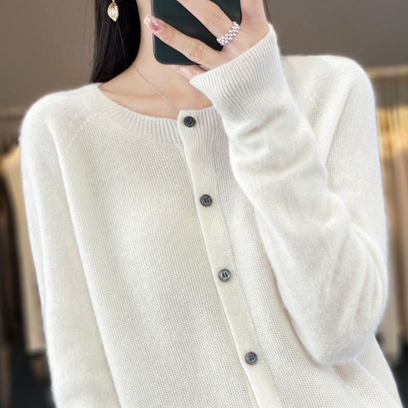 Elarova | Merino Wollstrickjacke Mit Rundhalsausschnitt Und Langen Ärmeln