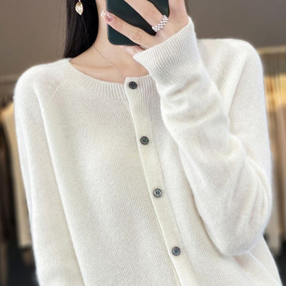 Elarova | Merino Wollstrickjacke Mit Rundhalsausschnitt Und Langen Ärmeln
