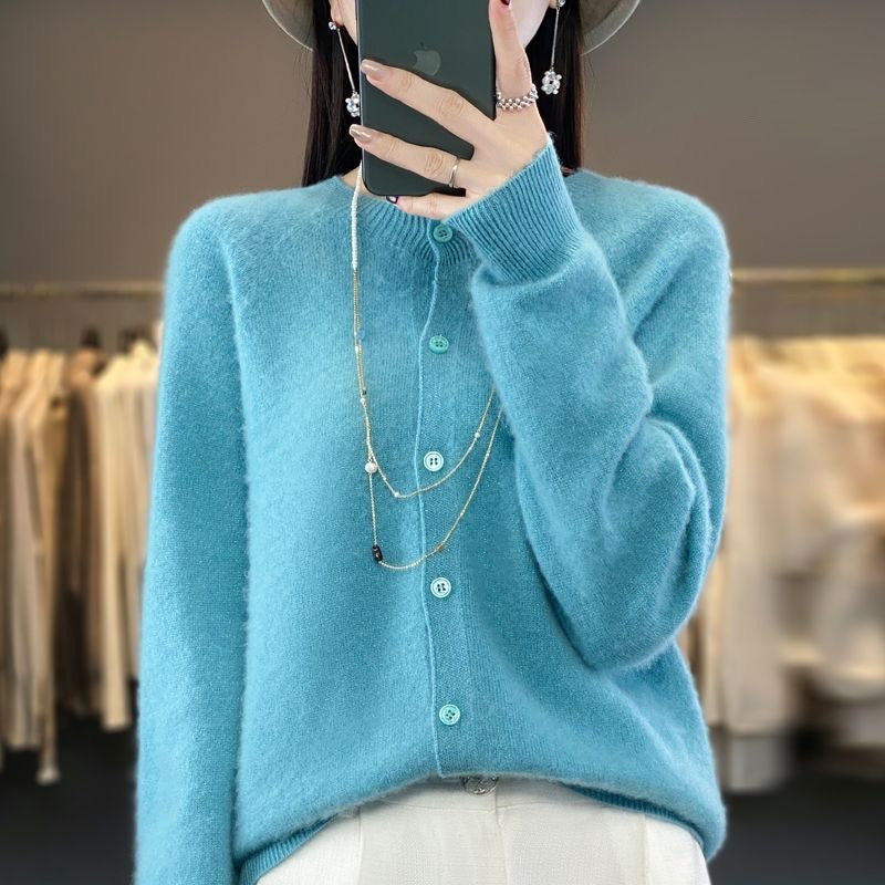 Elarova | Merino Wollstrickjacke Mit Rundhalsausschnitt Und Langen Ärmeln