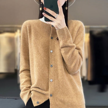 Elarova | Merino Wollstrickjacke Mit Rundhalsausschnitt Und Langen Ärmeln