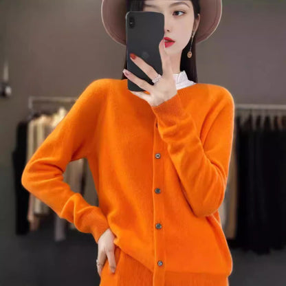 Elarova | Merino Wollstrickjacke Mit Rundhalsausschnitt Und Langen Ärmeln