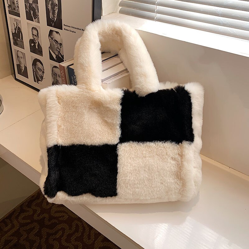 Elarova | Pipe Plush Handtasche Eine bequeme und winterliche Damenhandtasche
