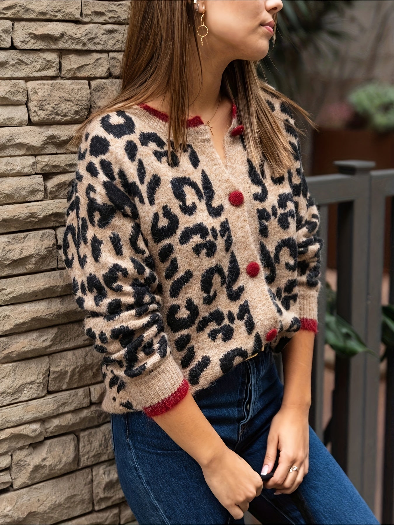 Elarova | Stilvoller Leopardenmuster Strickjacke Mit Knopfverschluss