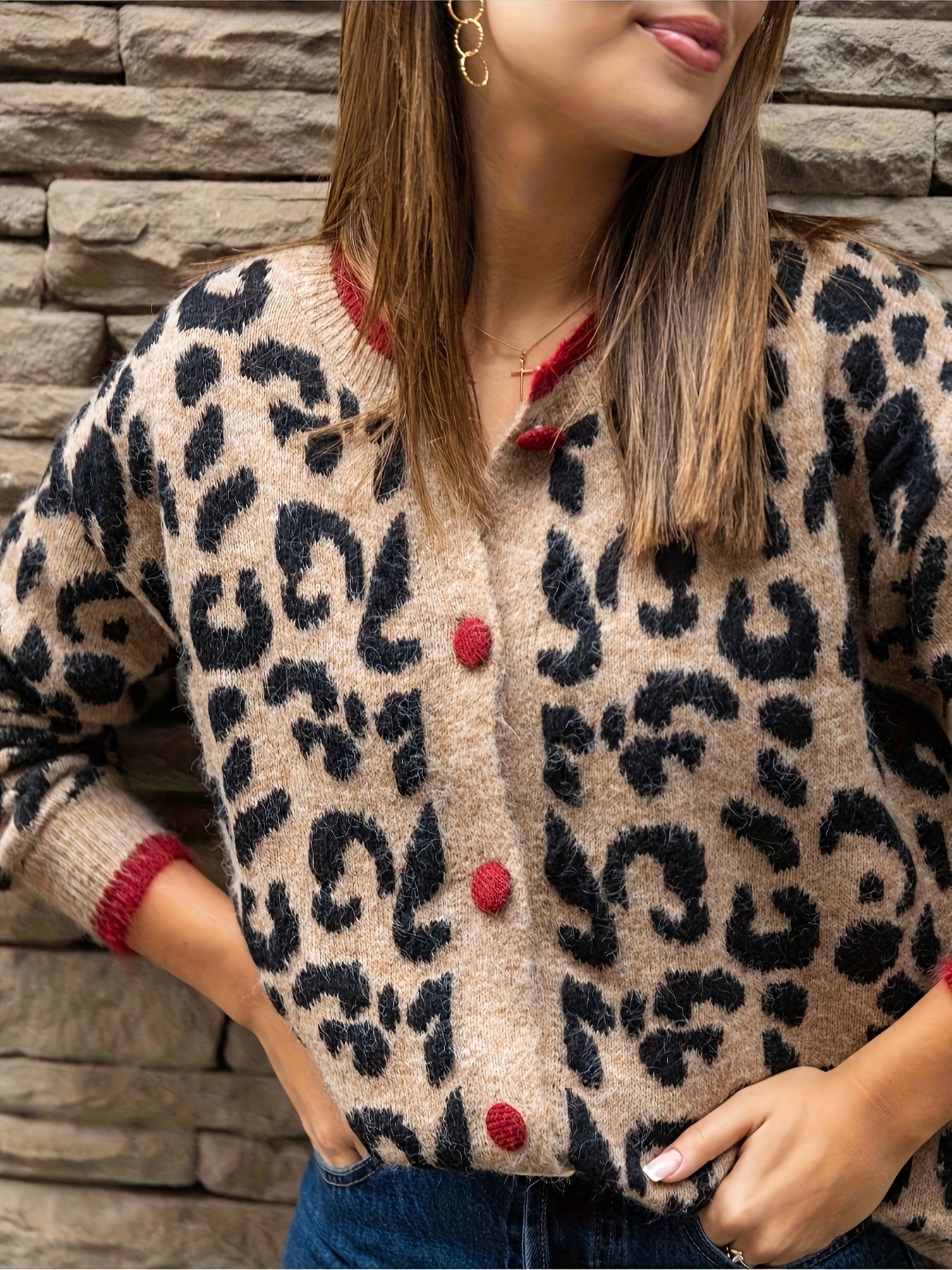 Elarova | Stilvoller Leopardenmuster Strickjacke Mit Knopfverschluss
