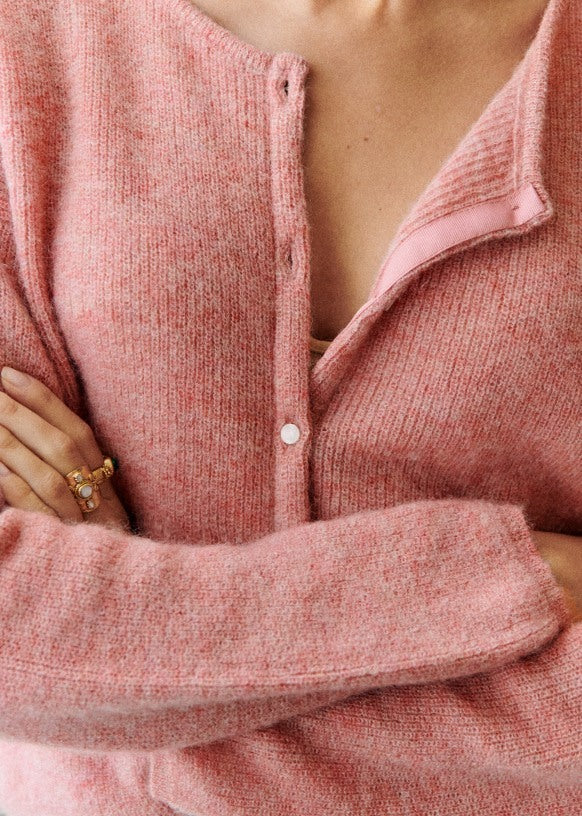 Elarova | Superweicher Chint Strickjacke Mit Knöpfen