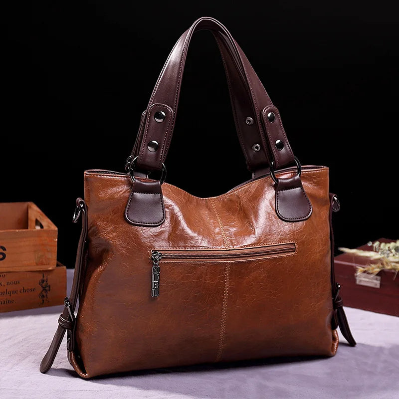 Elarova | Taschen aus Geschmeidigem Leder mit Zwei Riemen und Eleganten Details