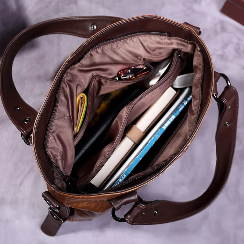 Elarova | Taschen aus Geschmeidigem Leder mit Zwei Riemen und Eleganten Details