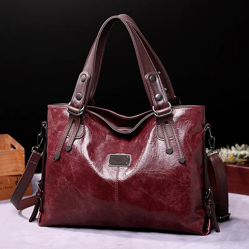 Elarova | Taschen aus Geschmeidigem Leder mit Zwei Riemen und Eleganten Details