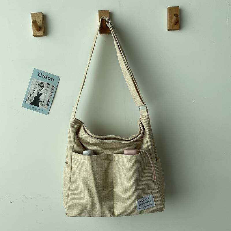 Elarova | Weite Corduroy Schultertasche