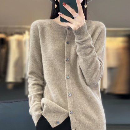 Elarova | elegante Damenstrickjacke für ultimativen Komfort