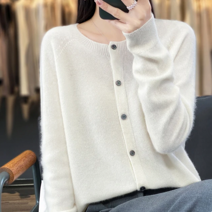 Elarova | elegante Damenstrickjacke für ultimativen Komfort