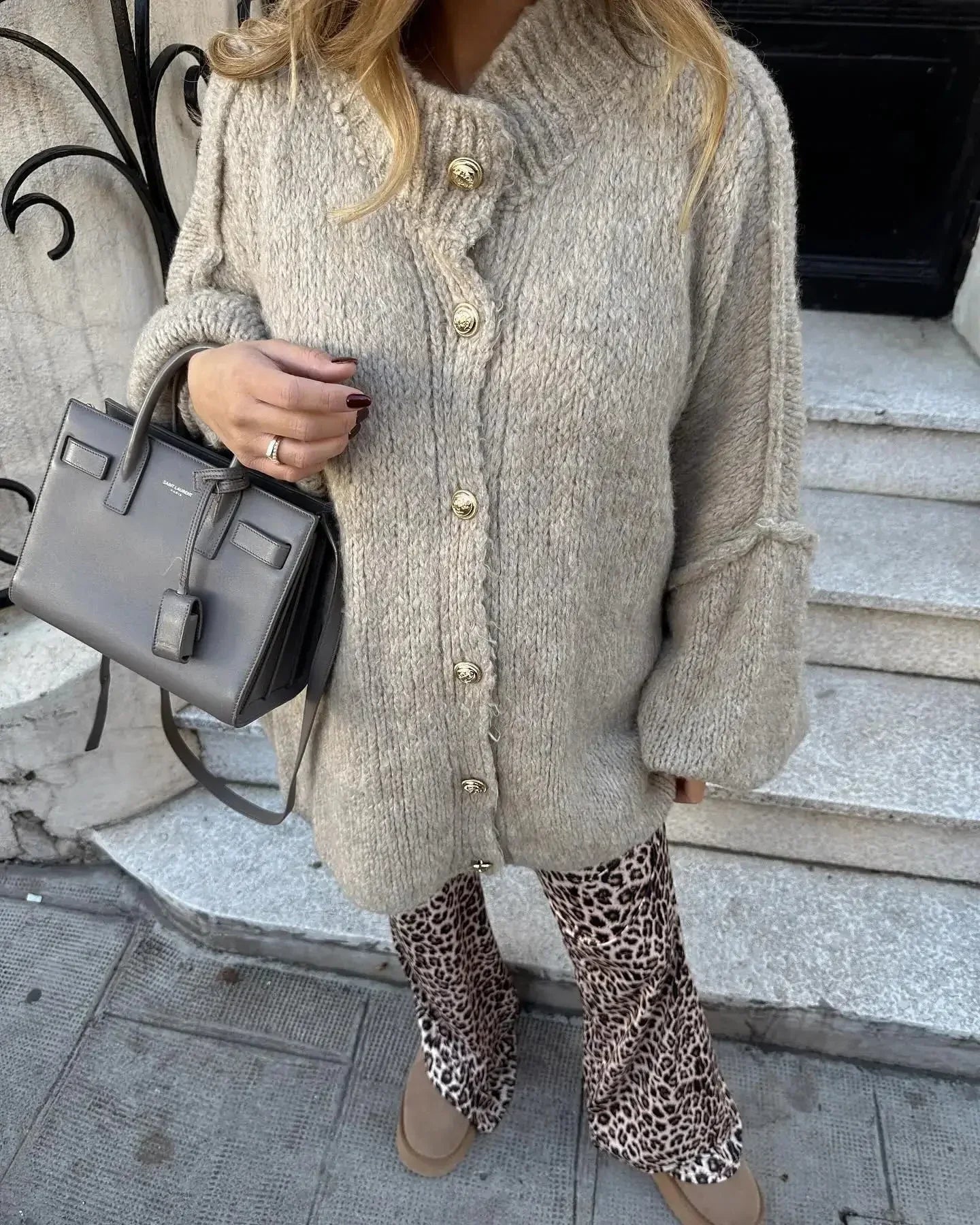 Elarova | gestrickte Damen Strickjacke mit hohem Kragen und weitem Schnitt