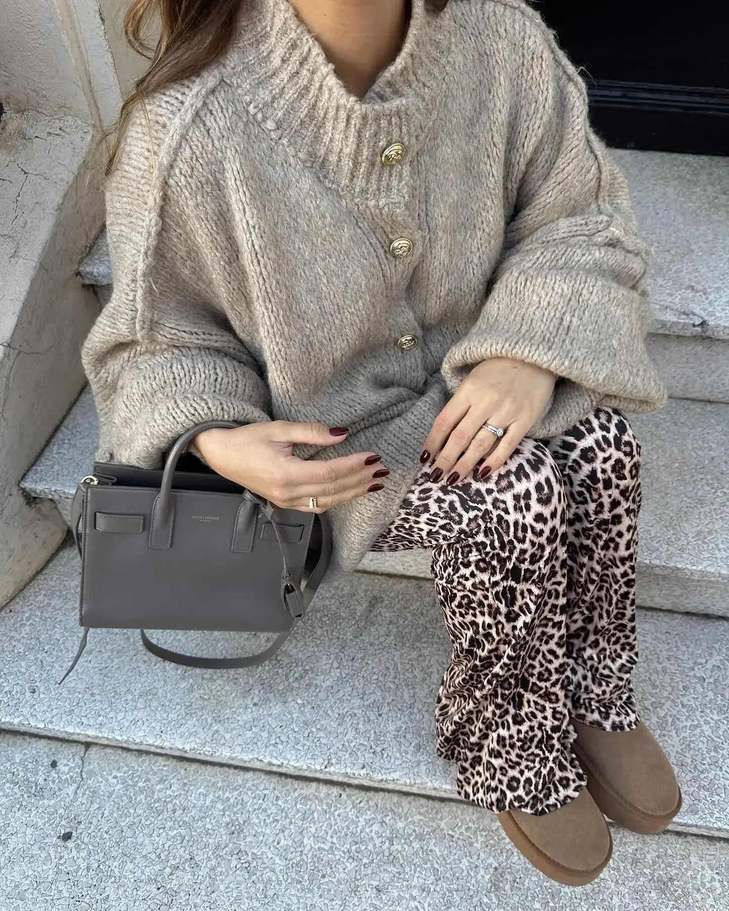 Elarova | gestrickte Damen Strickjacke mit hohem Kragen und weitem Schnitt