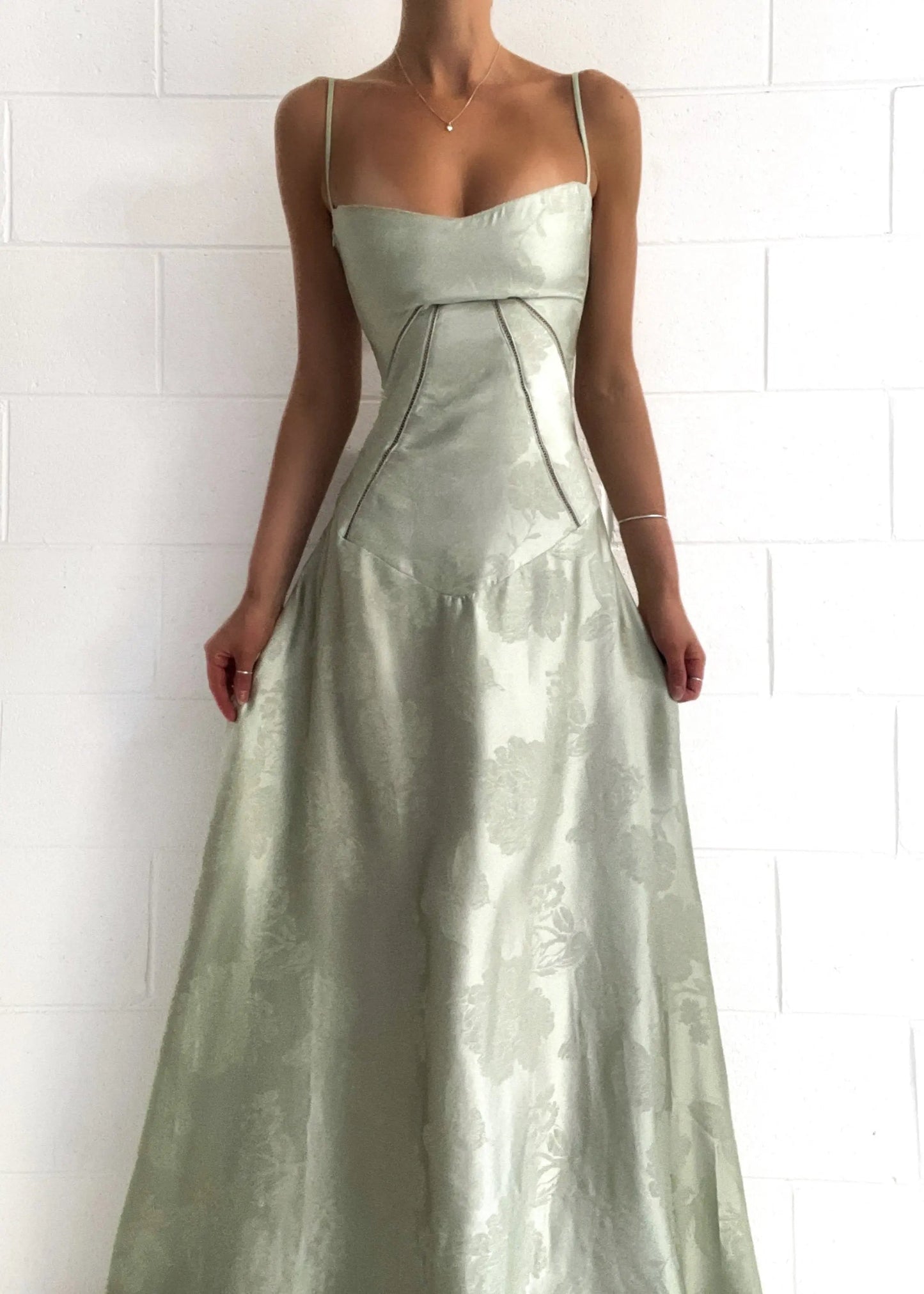 Elegantes Damen Maxikleid mit Spaghettiträgern Blumenmuster