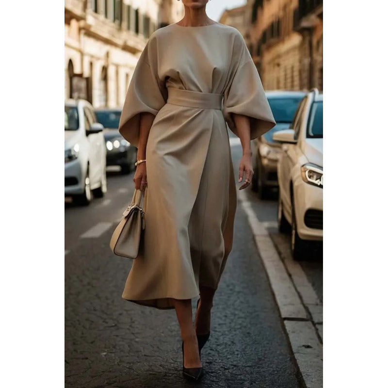 Fledermausärmeliges, lässiges Taillenkleid mit langem Rock von Elarova