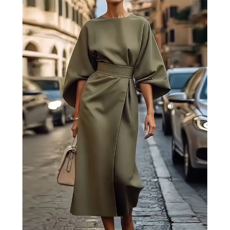 Fledermausärmeliges, lässiges Taillenkleid mit langem Rock von Elarova