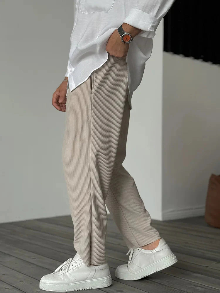 Gerippte Hose – lässig – gerade geschnittenes Bein – locker sitzende Hose – Herrenhose-Chaps Herrenmode