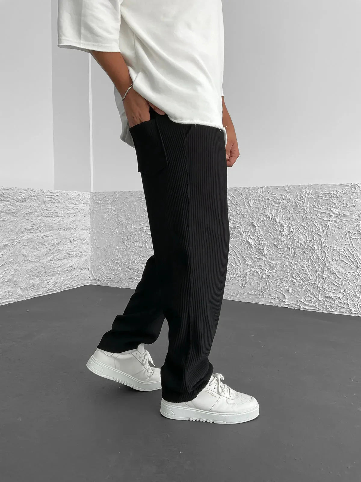 Gerippte Hose – locker sitzende Stretch-Baggy-Hose für Herren mit Kordelzug-Chaps Herrenmode